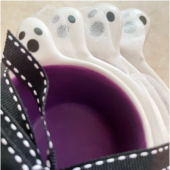 Rae Dunn Ghost face shaped handle Measuring Cups 4pc set ALL MATTE NWT RARE - Picture 5 of 10